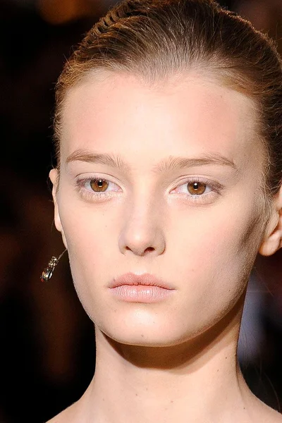 Look 10
